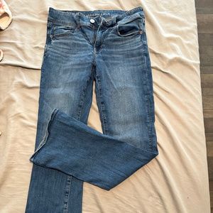 American Eagle 8L Kickboot Jeans
